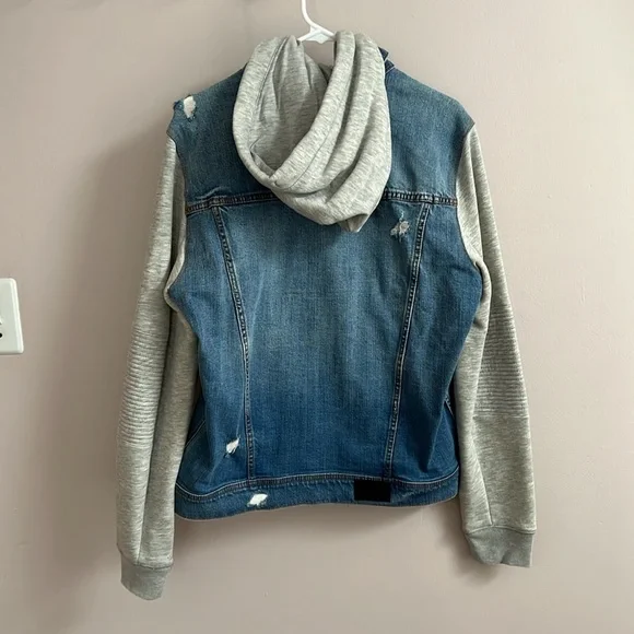 Hollister Denim Jacket. Size Medium, epic flex style jacket! - Picture 2 of 3
